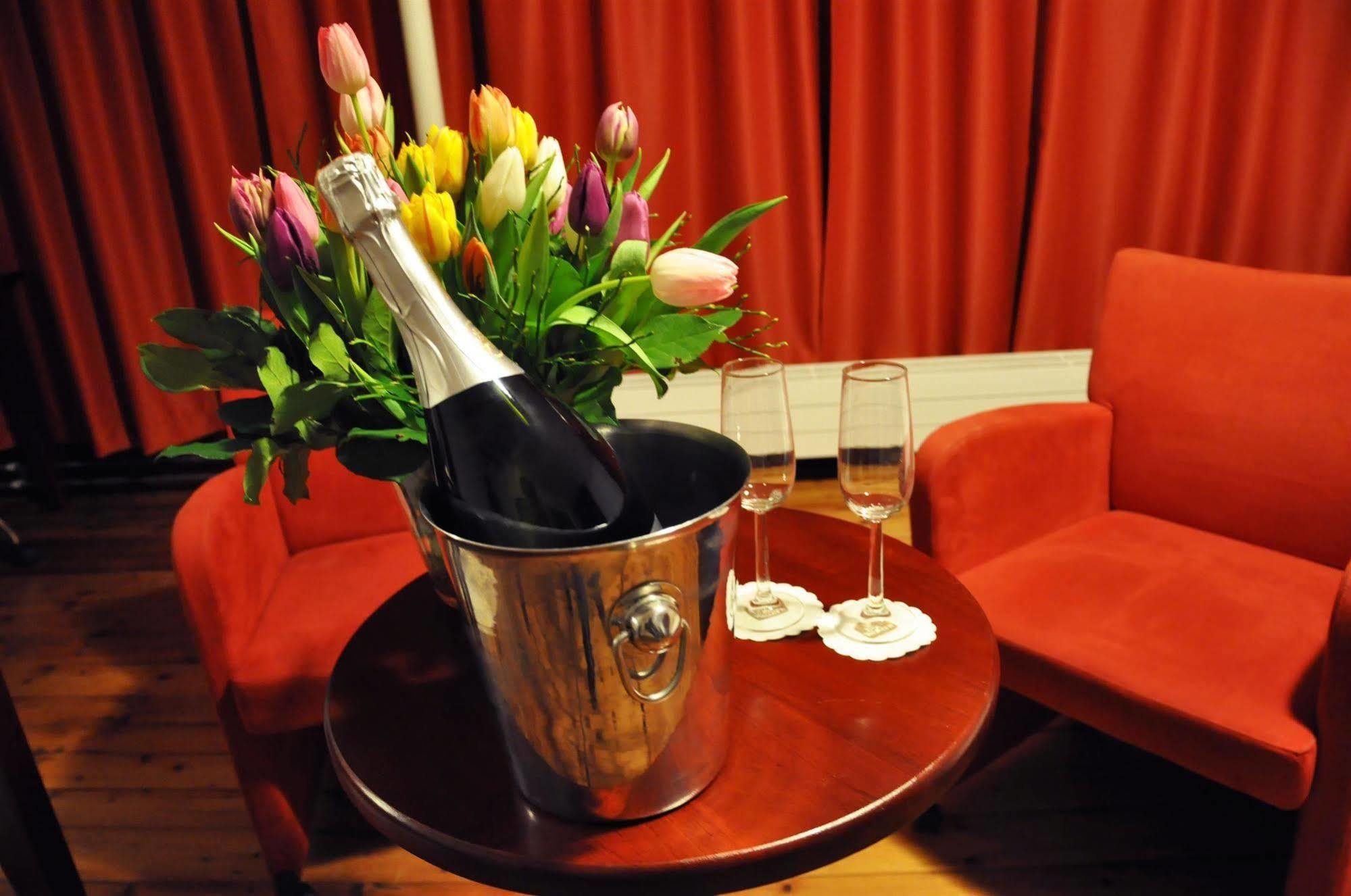 Lange Mare City Hotel Leiden Bagian luar foto